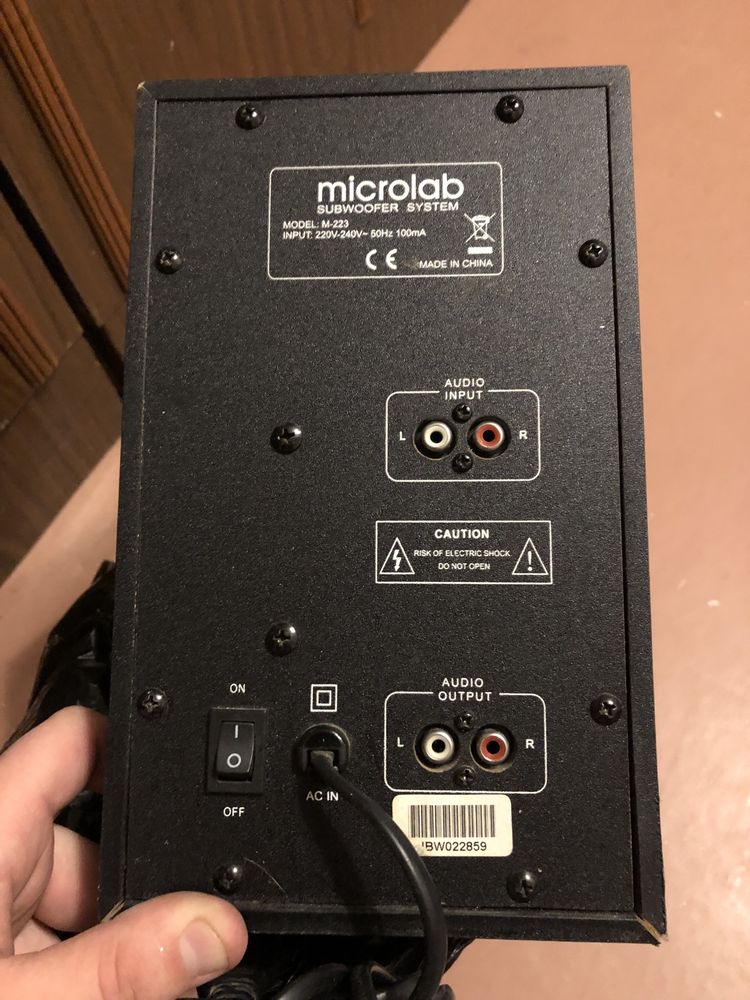 Продам самбуфер с колонками Microlab