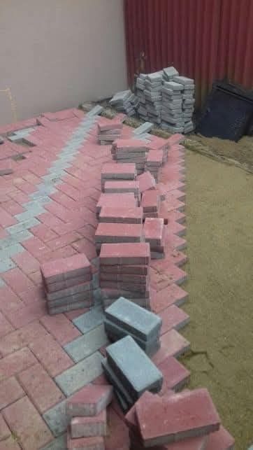 Executam lucrări de pavaje și rigole de orice tip