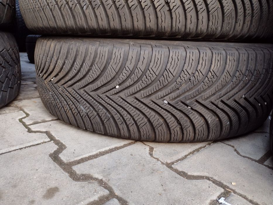 4 anvelope de iarnă michelin 215/65/17 7mm profil dot 2017