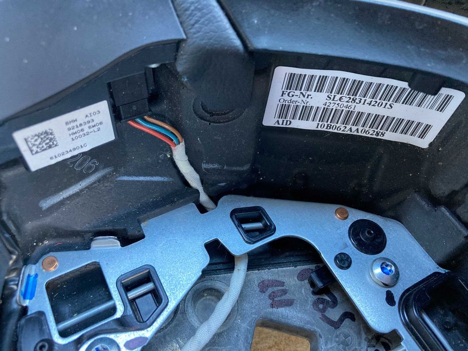 Volan BMW F10 cu AirBag inclus 2010-2016 = NOU