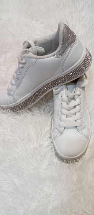 Ghete piele fetiță+ 3 perechi de adidași, impecabile