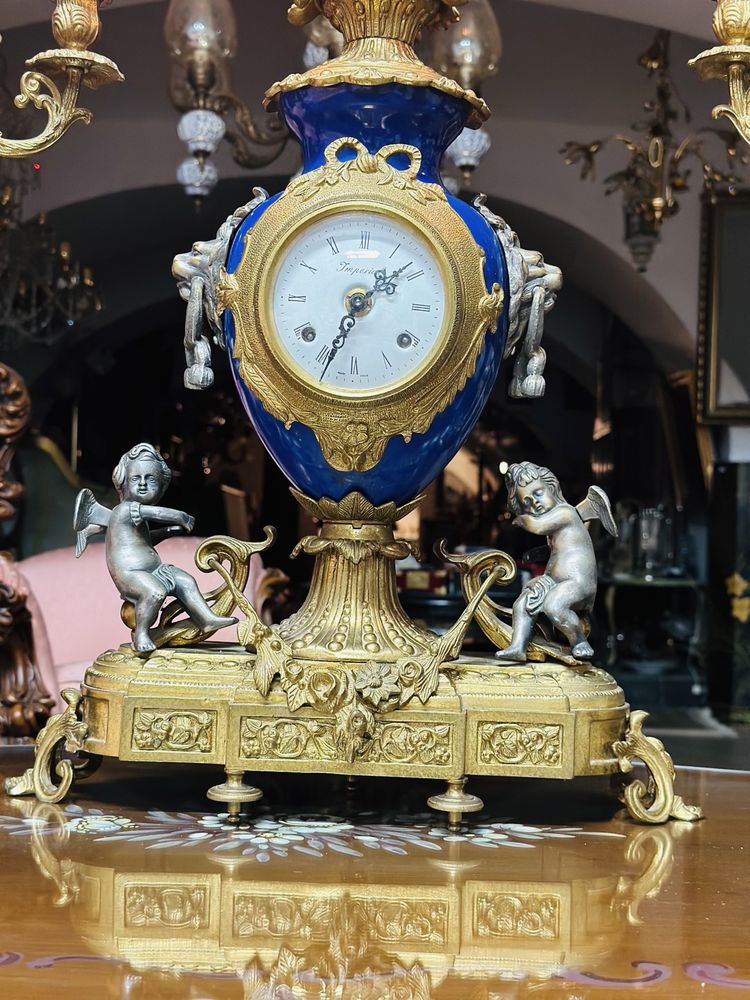 Spectaculos ceas cu sfesnice din bronz masiv