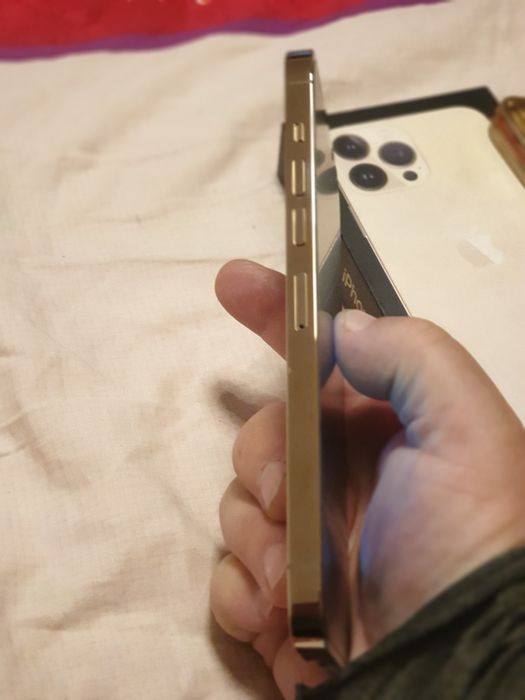 Iphone 13 pro max gold