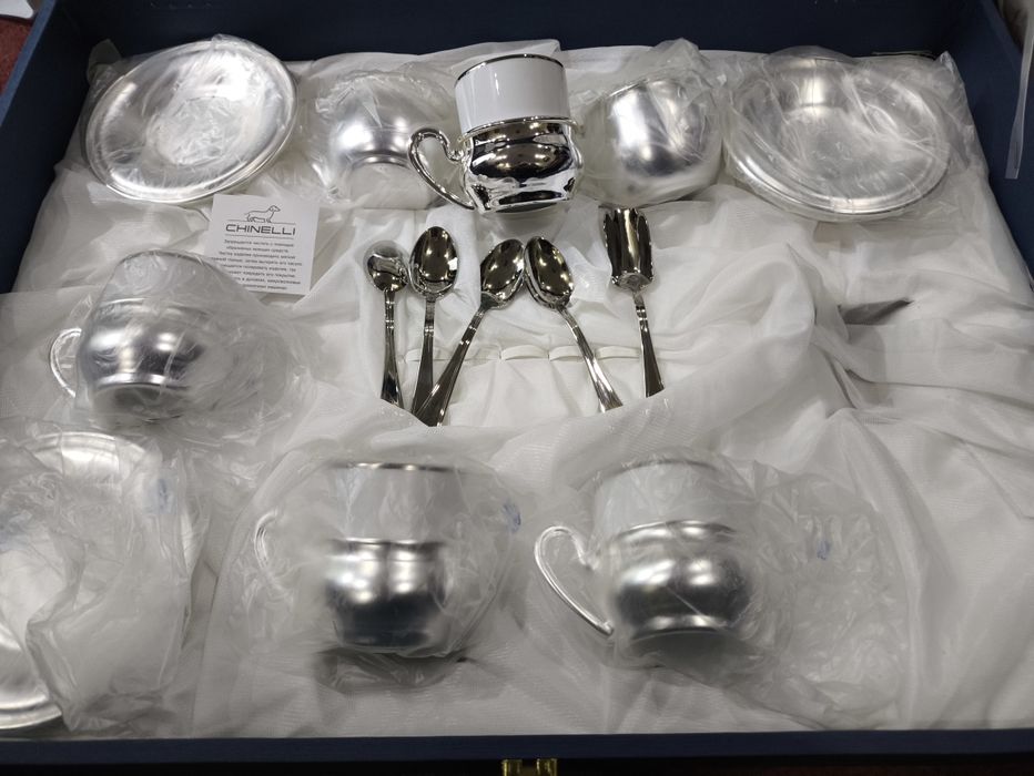 Продаётся новый кофейный сервис CHINELLI на 4 пеосоны