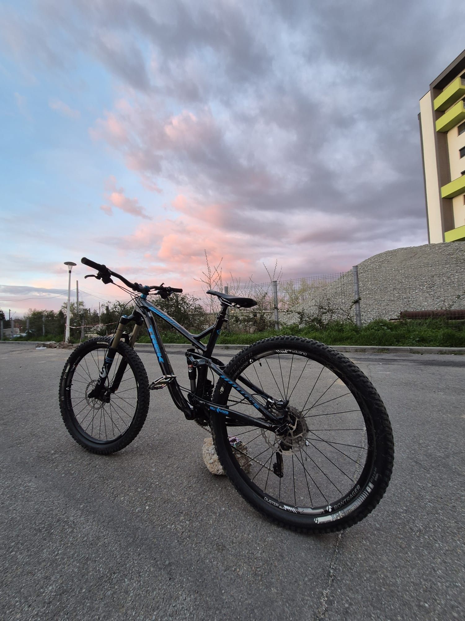 Bicicleta Trek Remedy 8