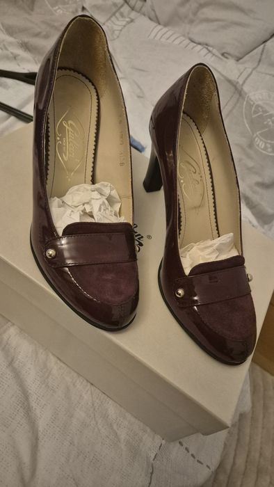 Vând pantofi marca Guban