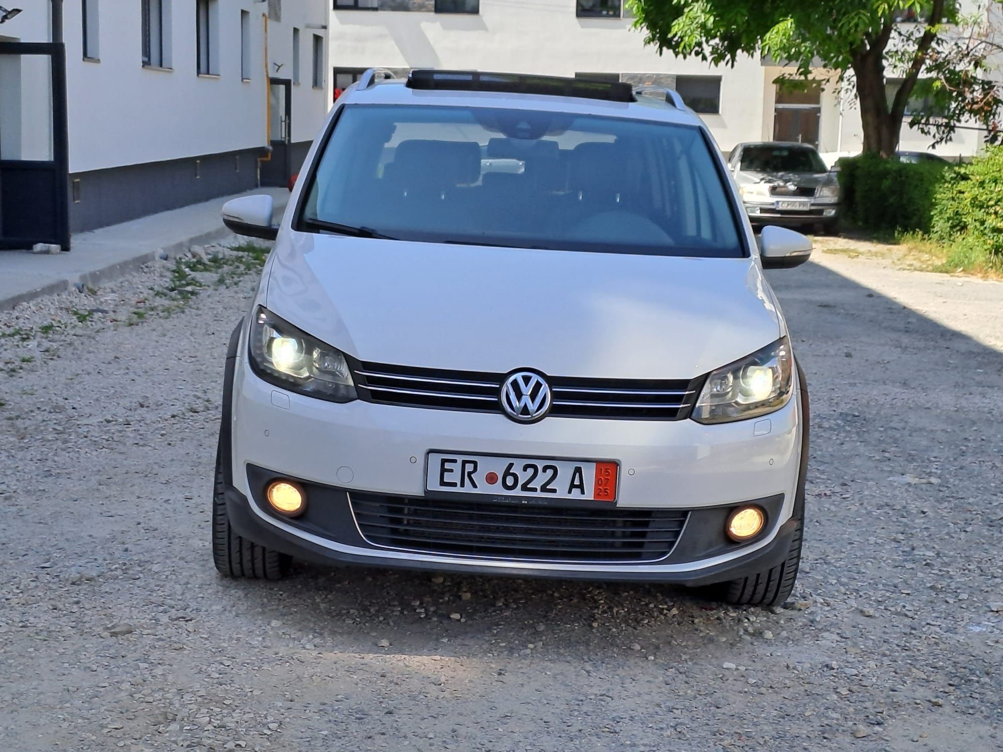 Volkswagen Touran Cross, 7 locuri,, Automat, recent adus in țară