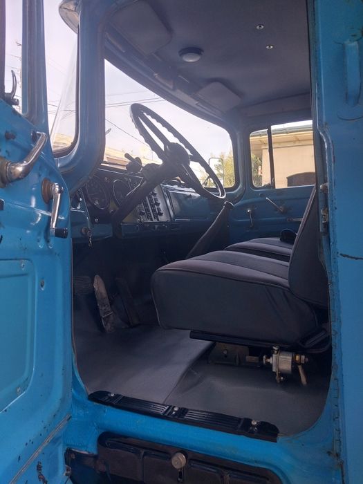Zil 4502 sotiladi