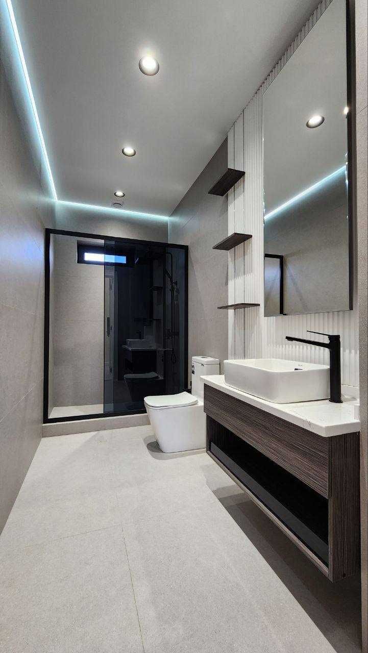 Шикарный дом в Hi-Tech стиле 6 комнат, бассейн водопад, 460 кв.м