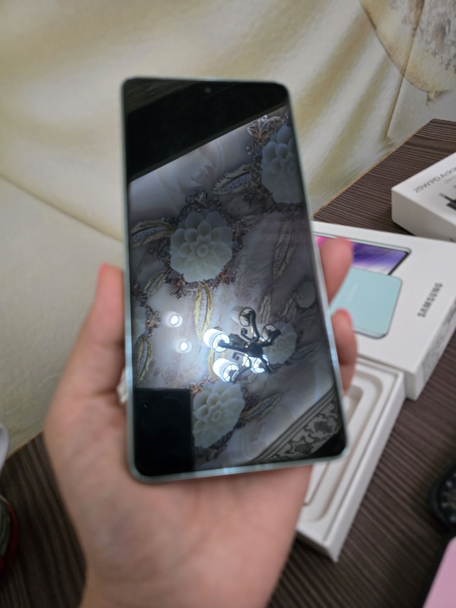 Samsung A73 5G в идеальном состояние