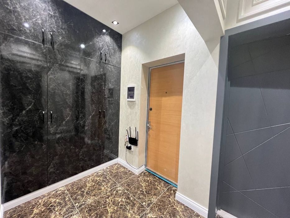 Продаётся готовый офис Паркентский рынок 2-линия