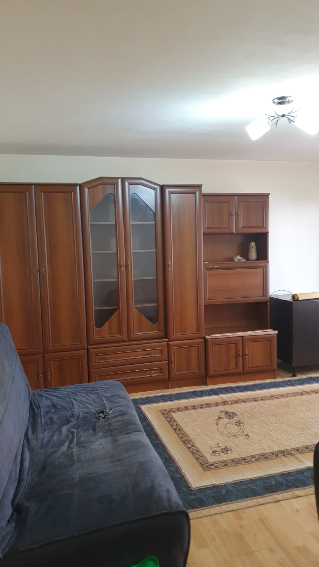 Închiriez apartament cu o camera