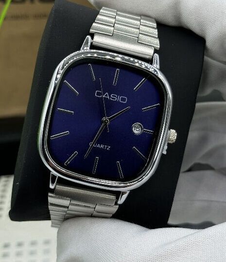 Часы наручные продам