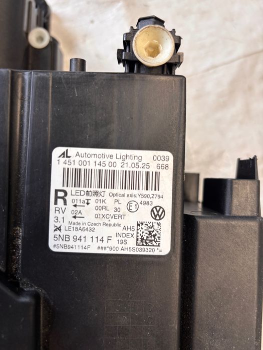 LED десен фар VW Tiguan 2016–2020