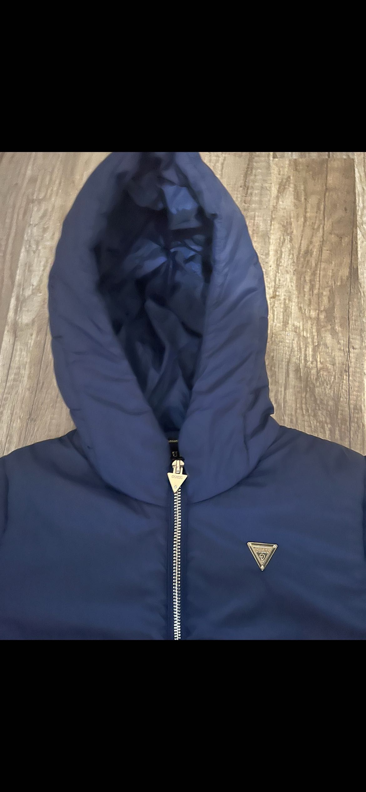 Яке Guess 40 лв.