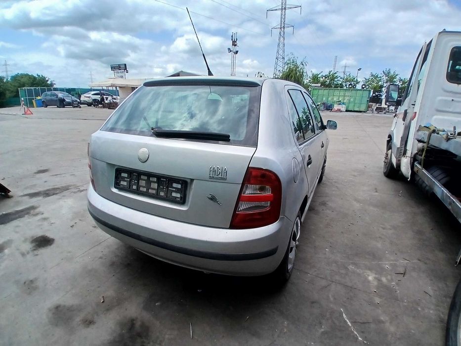 Dezmembram skoda fabia 1
