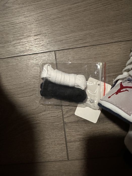 Jordan 4 Retro.