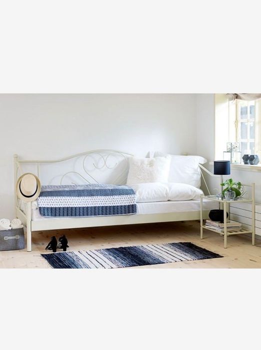 Обява за три единични легла (Jysk, скандинавски стил, чисто нови)