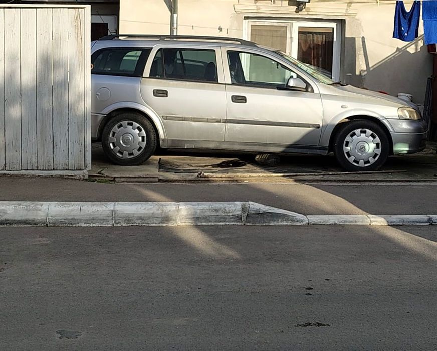 Vand urgent Opel astra