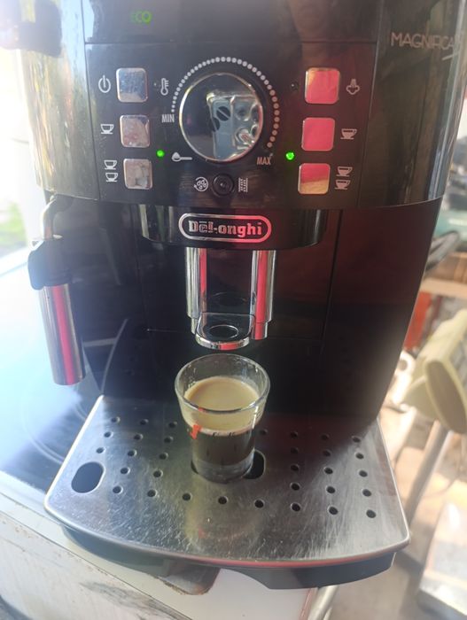 Кафе автомат delonghi magnifica s