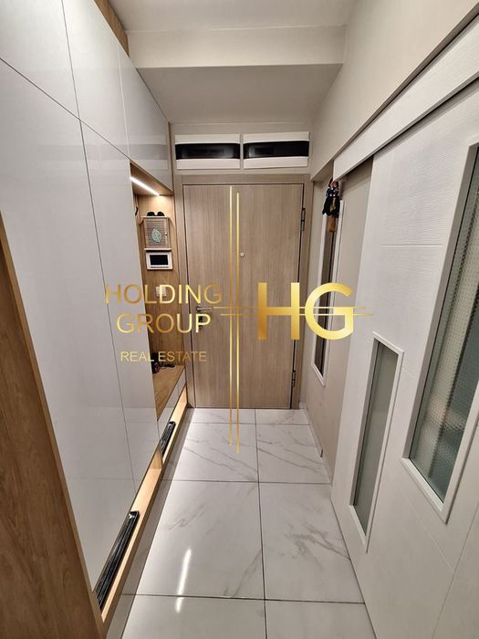 Продава се Тристаен апартамент в Варна, Възраждане 1 - 109 кв.м за 2065 €/кв.м - Снимка #11