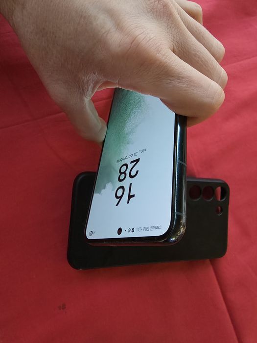 -Samsung S22, Negru, 128Gb, 8Ram, doar telefonul, stare foarte buna, s