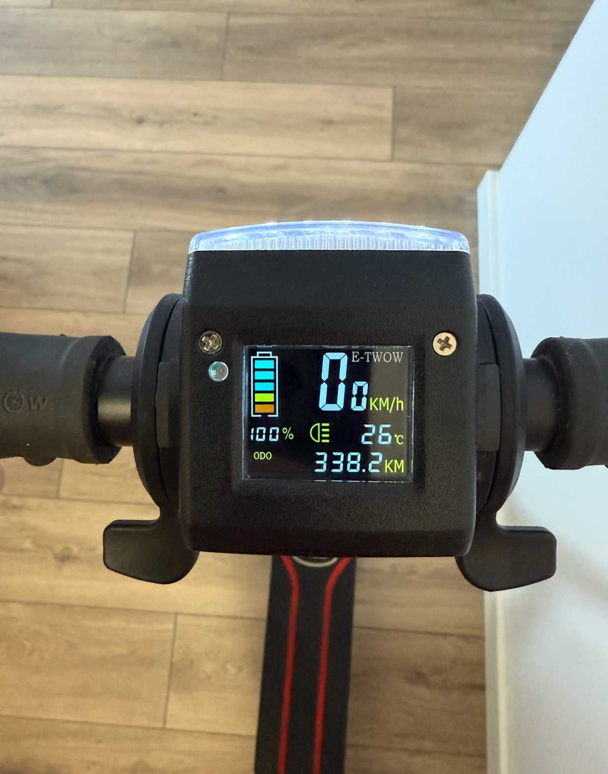 Trotineta electrica E-TWOW Booster Plus S - Negru