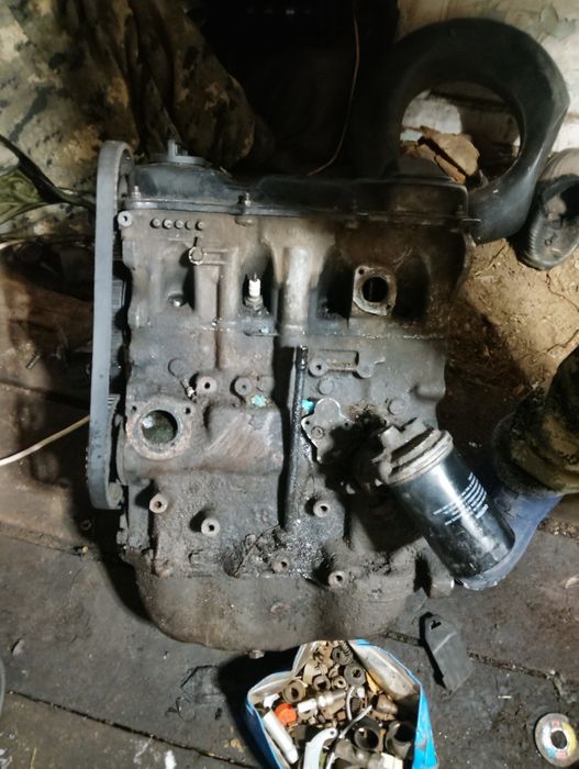 Продам два двигателя 1.8