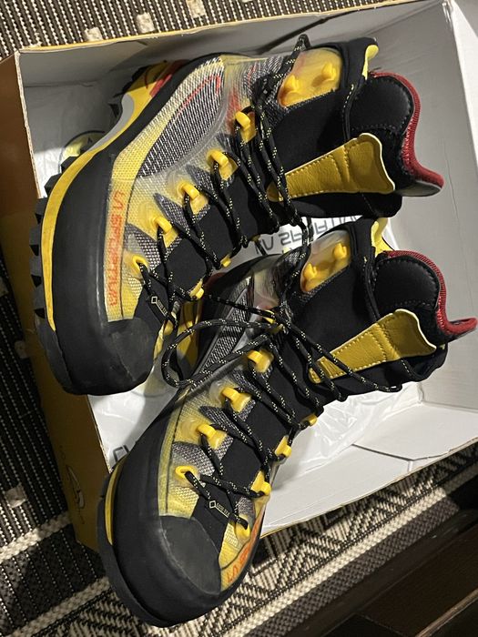 Bocanci drumetie  ghete La Sportiva nr 41,5