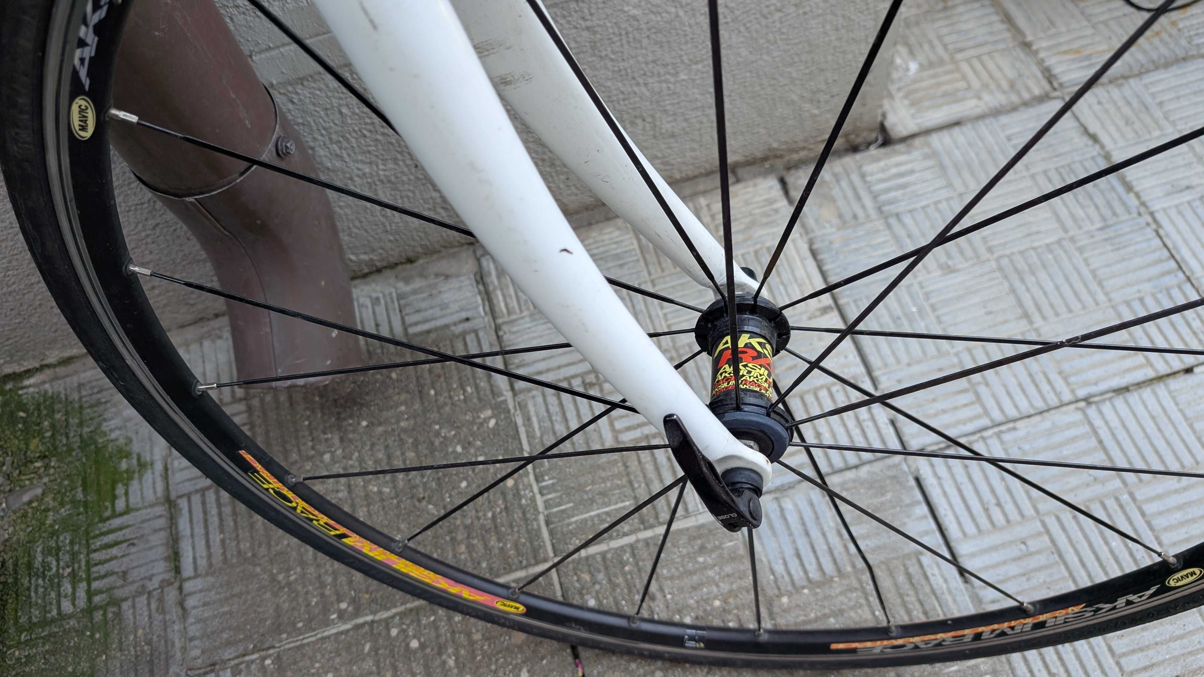 Cursiera Custom LENZEN, SHIMANO 105, Jante MAVIC