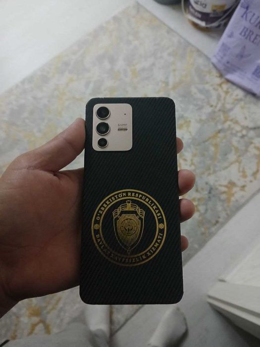 Vivo V23 5G telefon sotiladi 128/8 gb kamera chotki