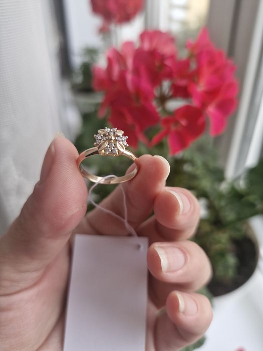 Продам золотое кольцо 17 Размер