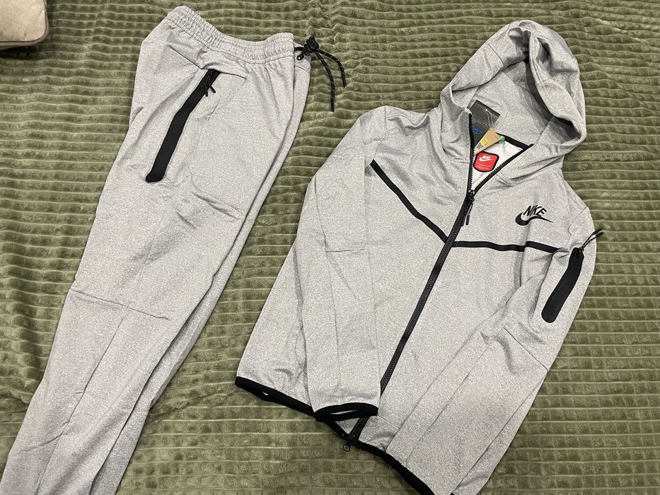 Продам спорт костьюм 146-152 ростовка