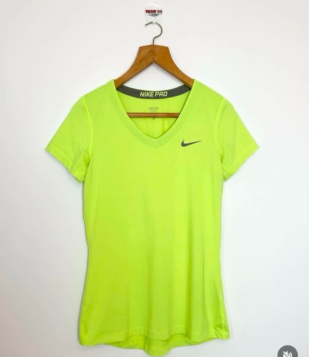 Дамска тениска “Nike”