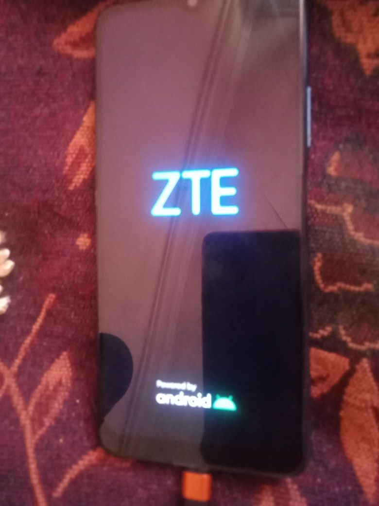 Продам телефон ZTE A7030