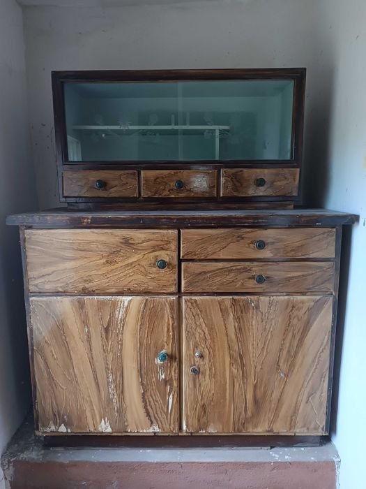 Старинен   бюфет