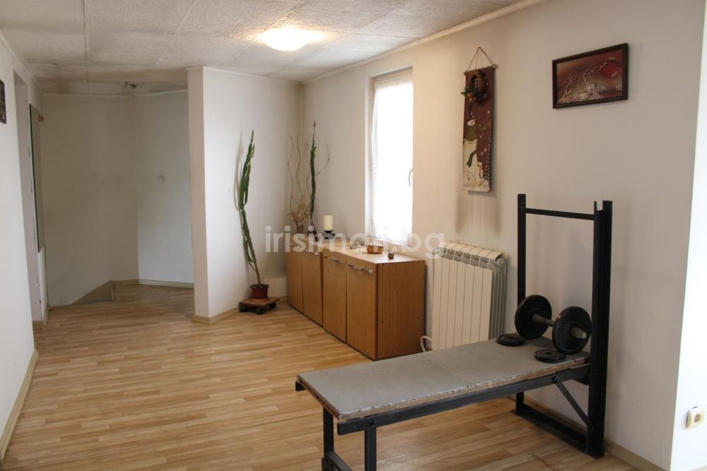 Продава къща, €385000, 197кв.м. в Бенковски