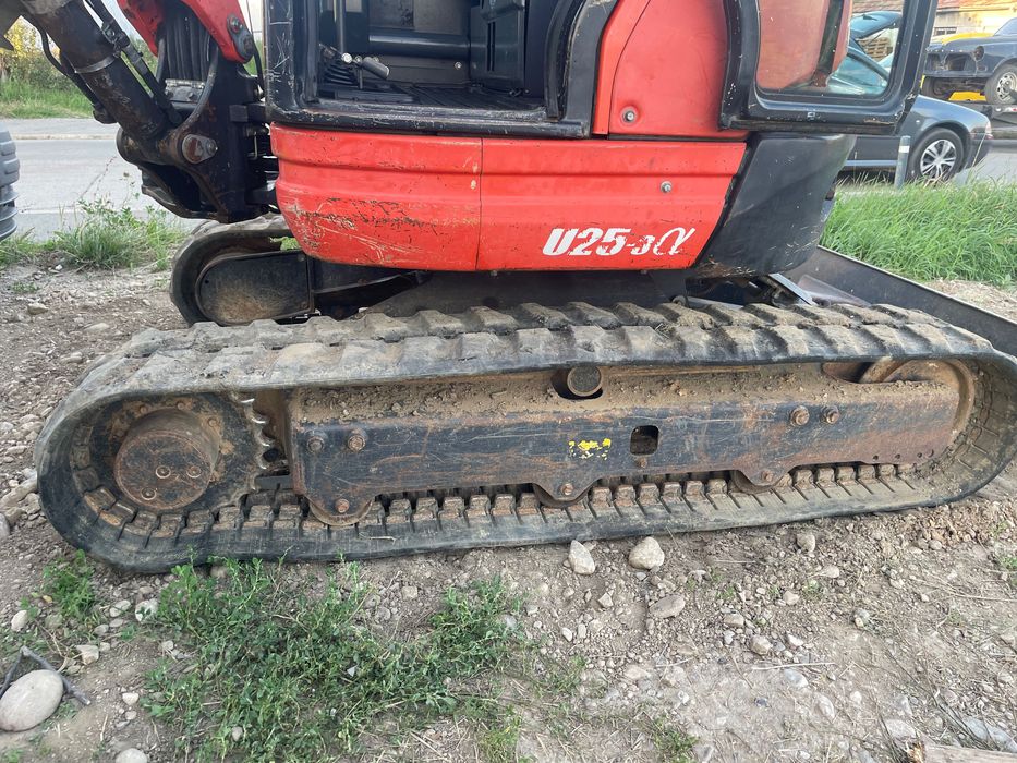 Vând miniexcavator Kubota U25-3