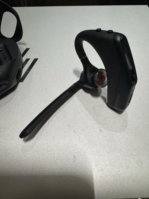 Poly / Plantronics Voyager Legend 50-М UC - Безжична слушалка + кейс