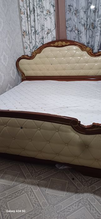 Спальный гарнитур, тосегін жеке алуға болады.