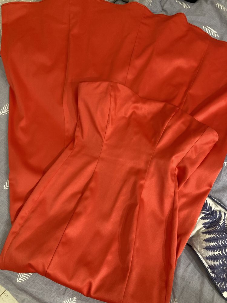 Официална бутикова дамска рокля 34/36-XS/S