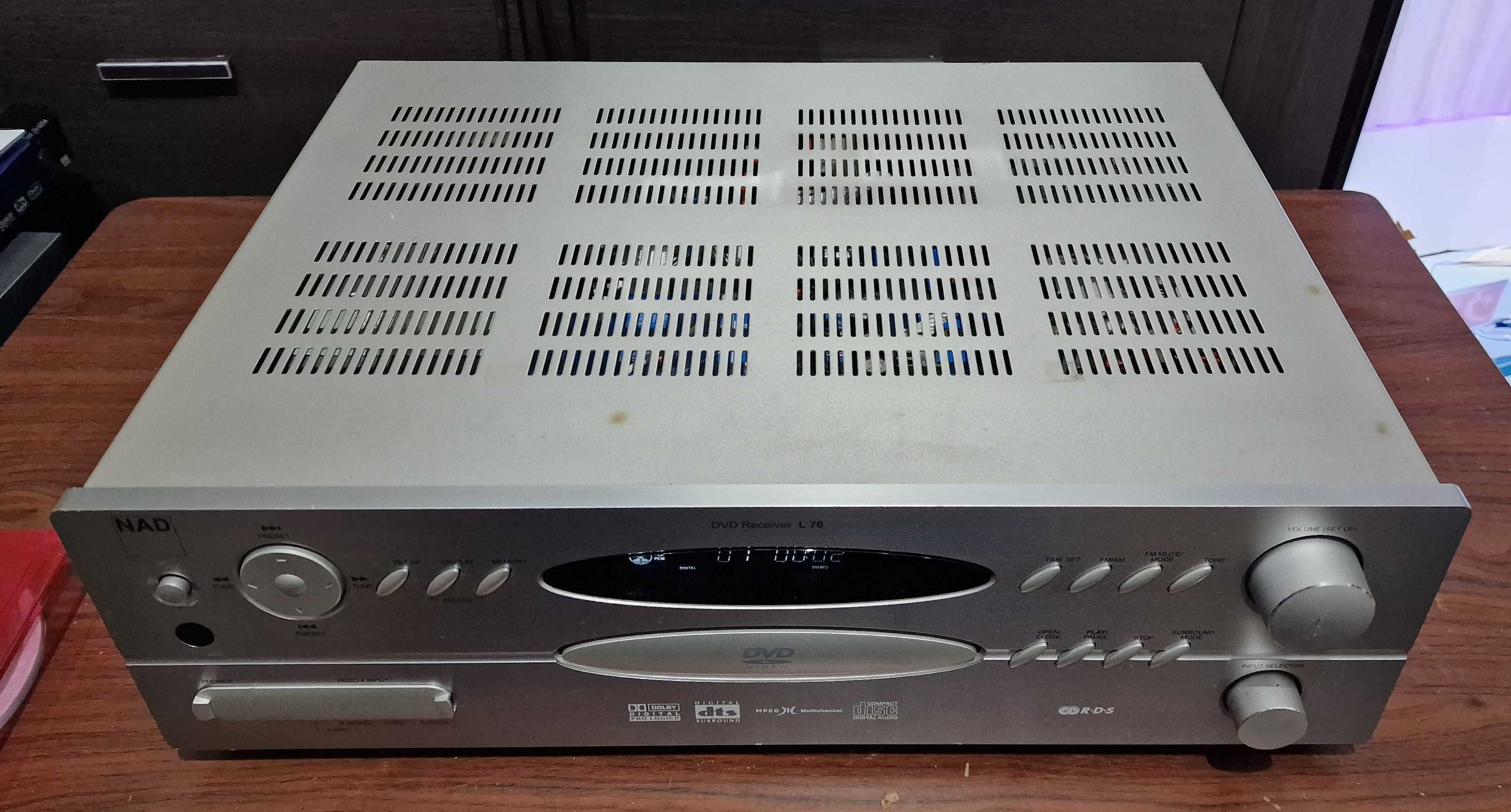 DVD Receiver NAD L - 70 cu brum la volum mic