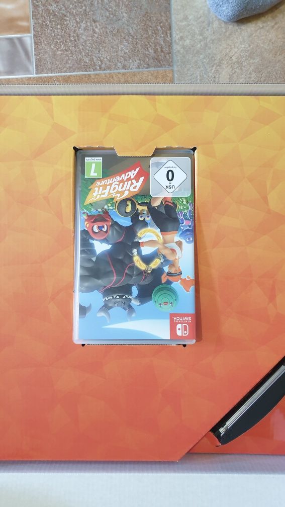 Конзола Nintendo Switch + калъфче + 2 игри Mario+Rabbids и Ringfit adv
