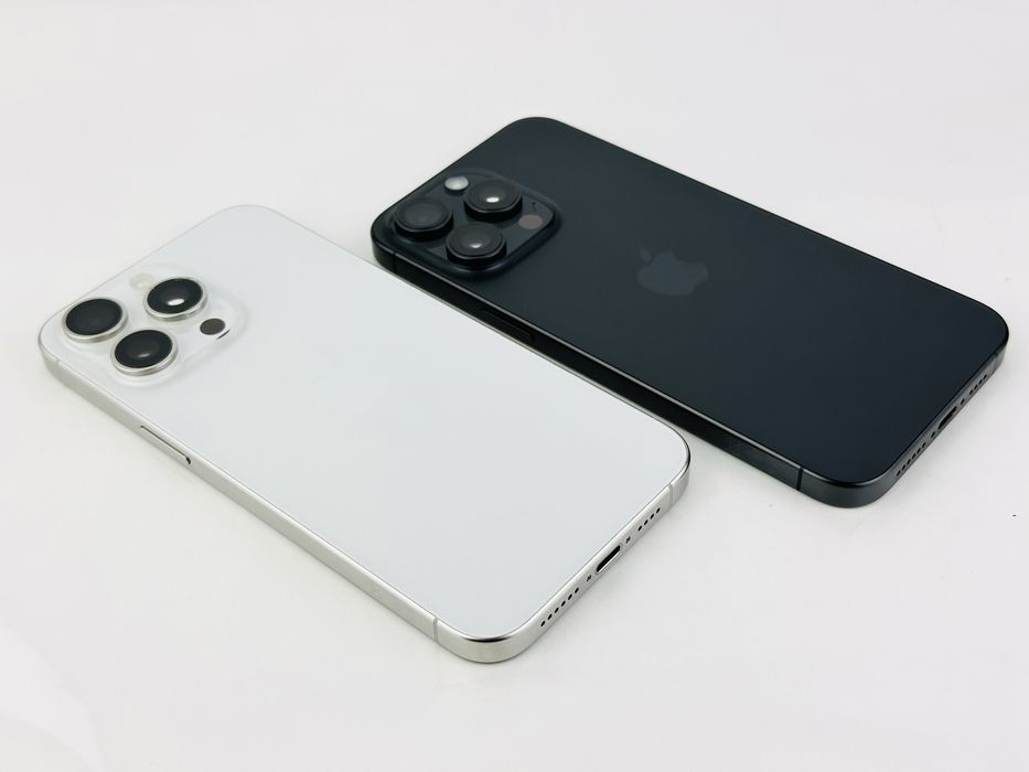 Apple iPhone 15 Pro Max 256GB Black / White Перфектен! Гаранция!