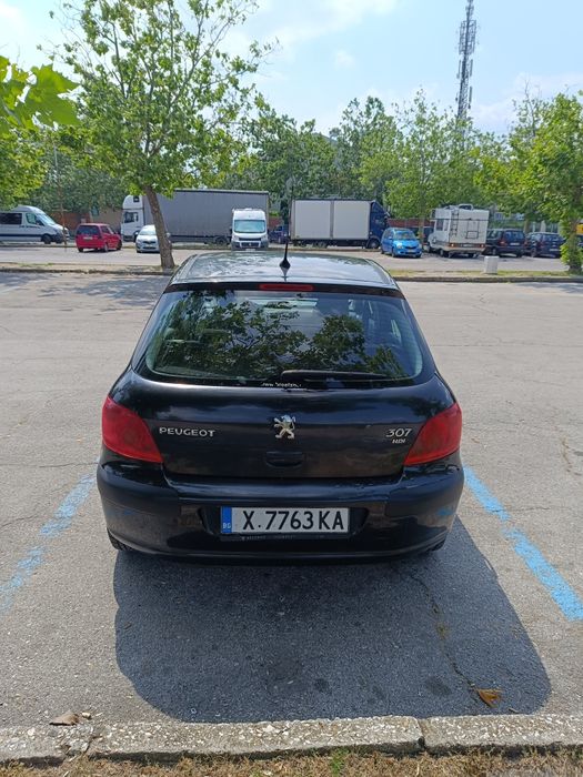 Автомобил Пежо 307