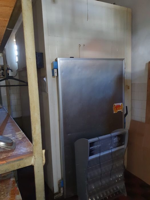 Repar vitrine camere frigorifice Racitoare ori ce model Frigotehnist