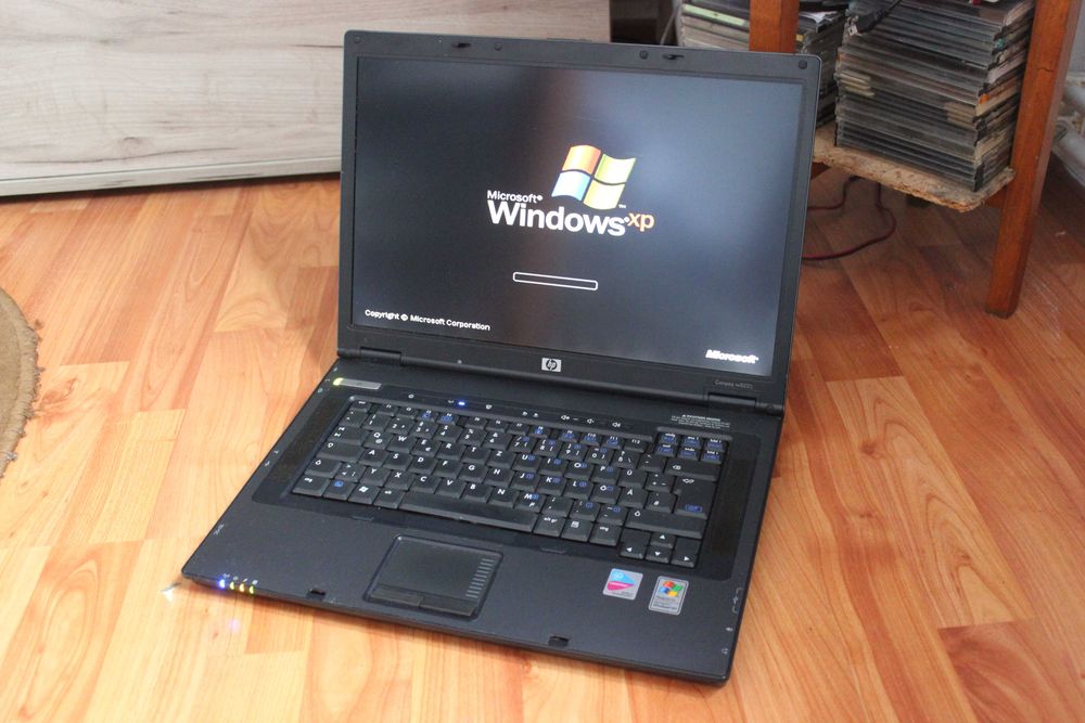 Retro/Vintage HP Compaq NX8220 Intel Pentium1.8GHz/1GB/Ati Radeon X600