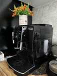 Espressor automat DELONGHI model 2024 cu boabe