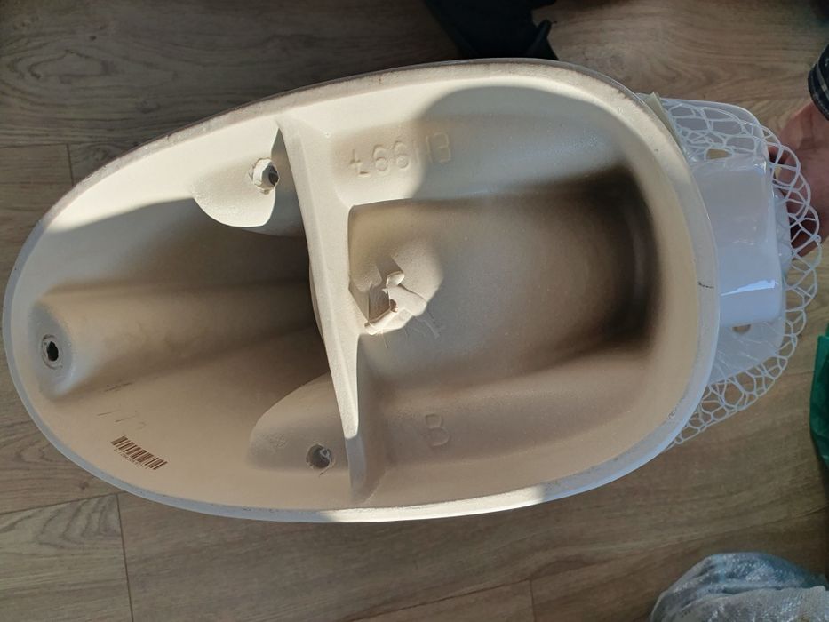 Vas WC Mondial Basic, nefolosit 
(92)