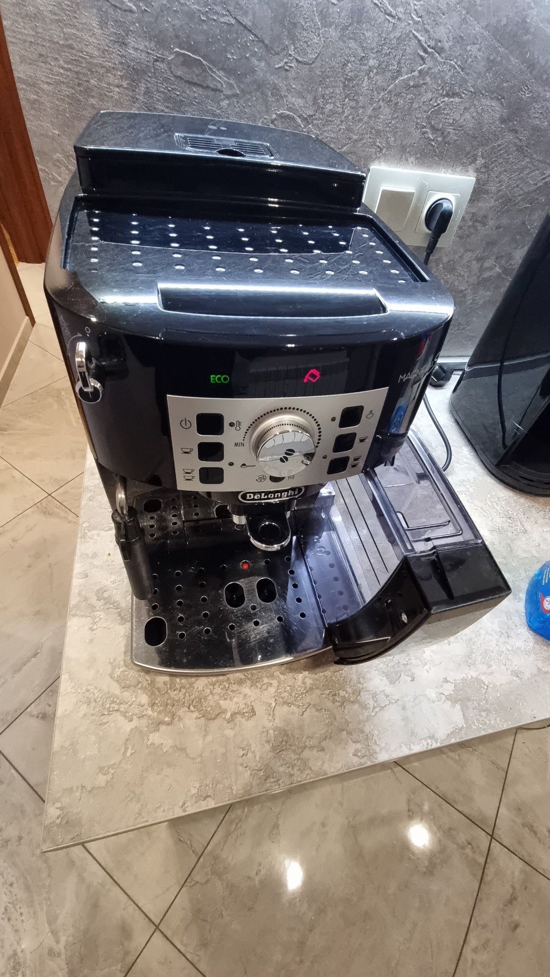 Кафеавтомат Delonghi Magnifica S ECAM 22.122.B 1450W